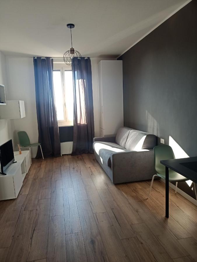 Tiny Bengasi Apartment Турин Экстерьер фото